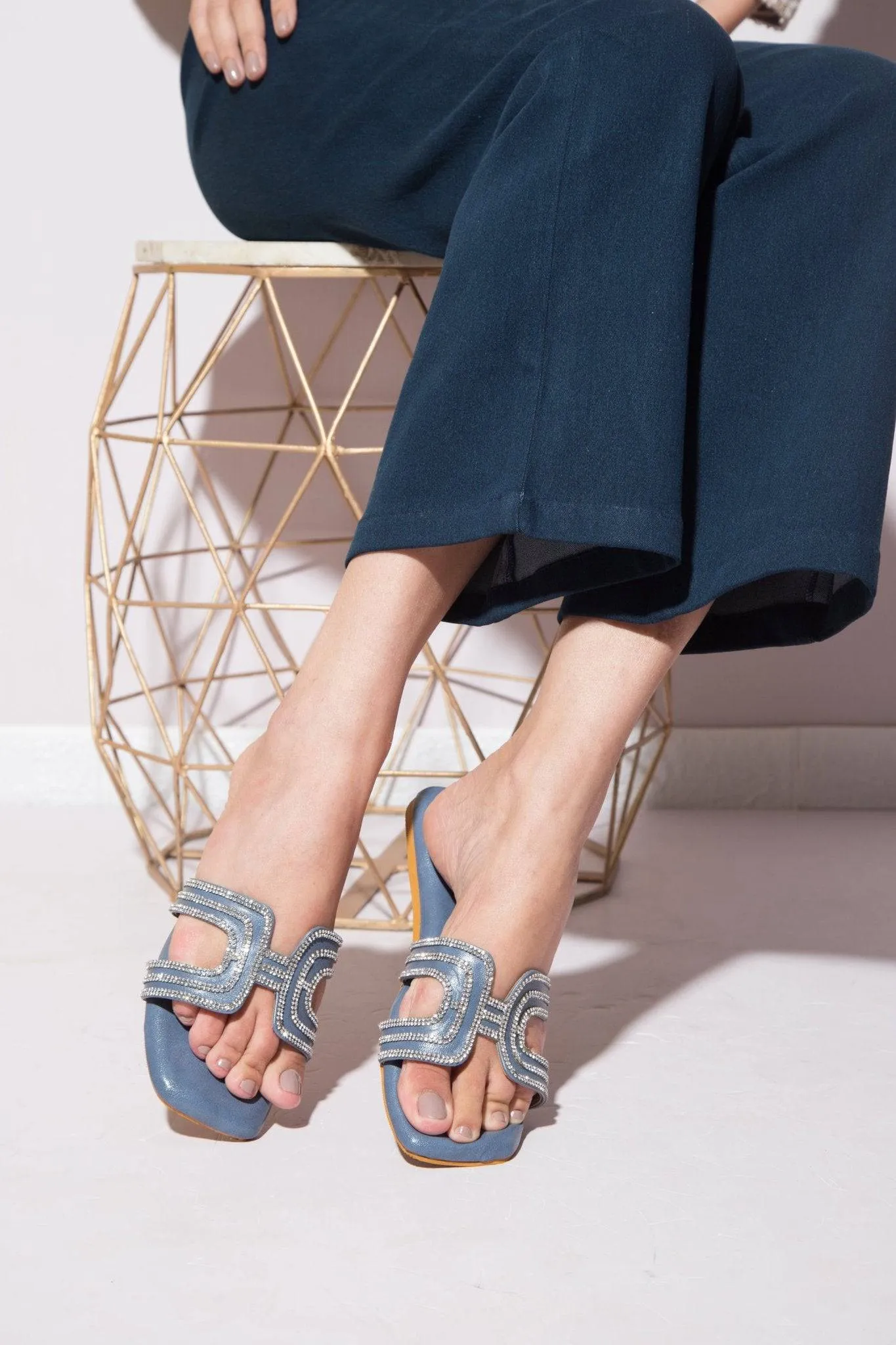 4-Way Cut Flats - Coral Blue