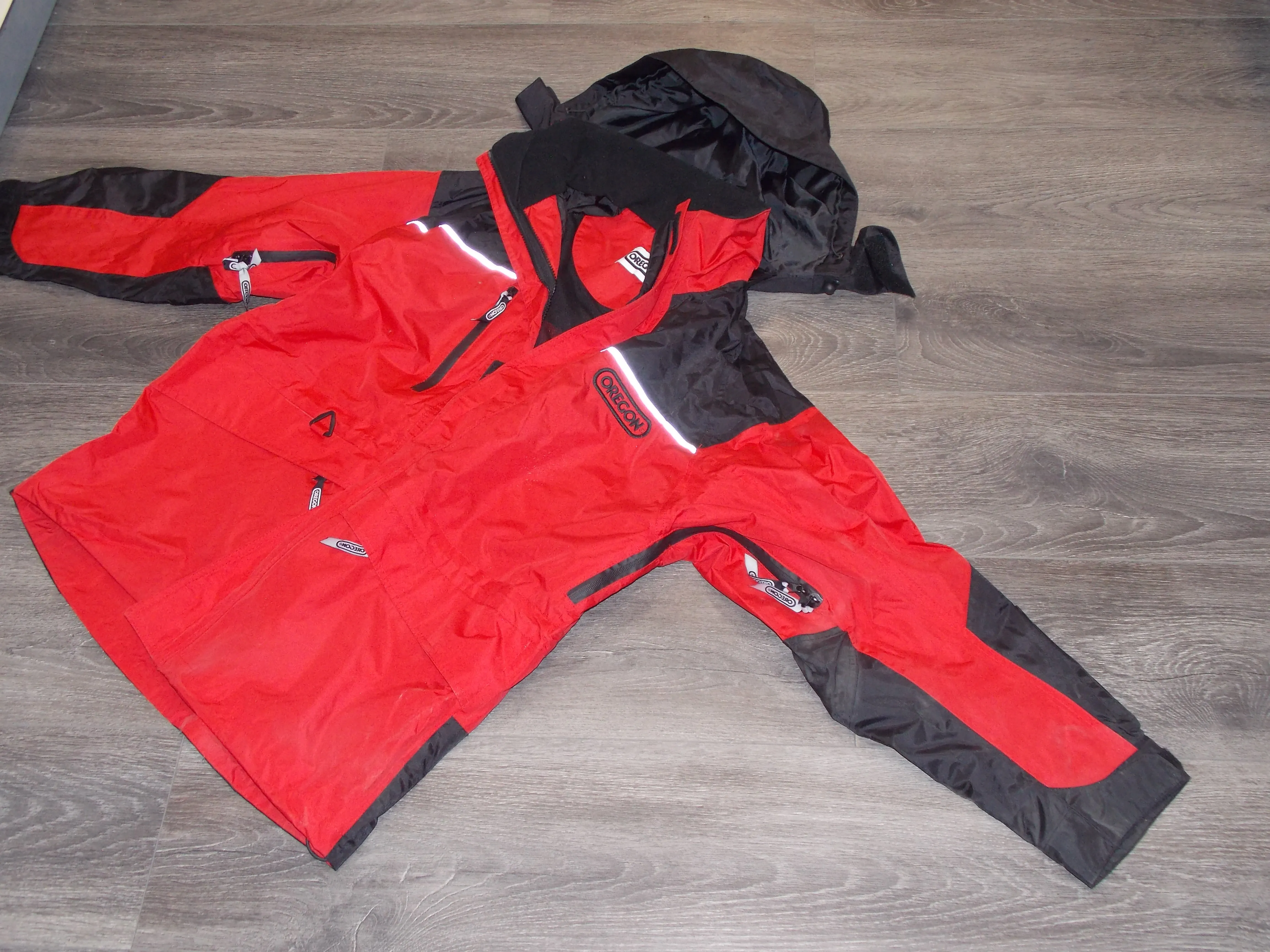 538539M Oregon® brand Rain Jacket with pockets   reflective