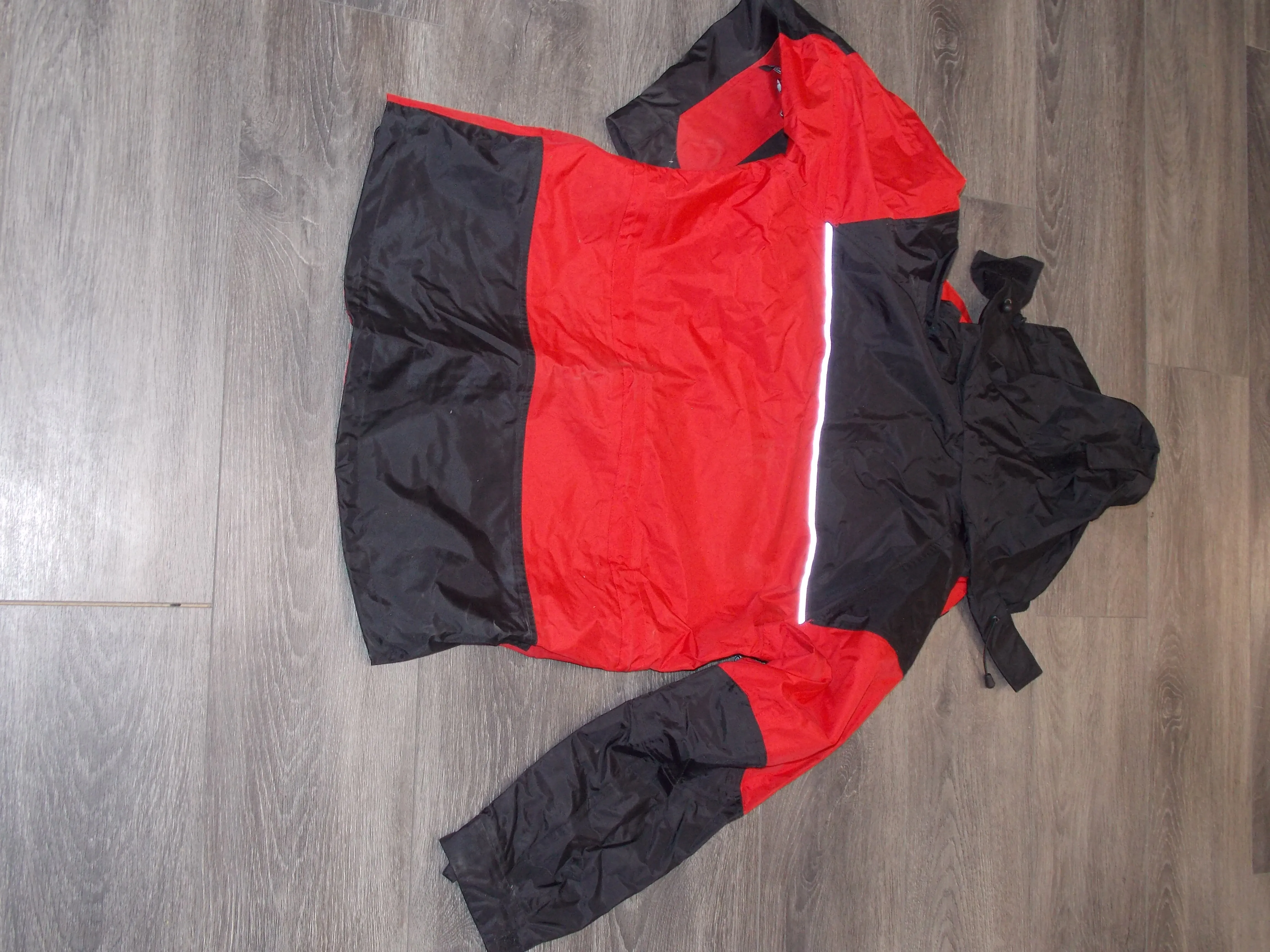 538539M Oregon® brand Rain Jacket with pockets   reflective