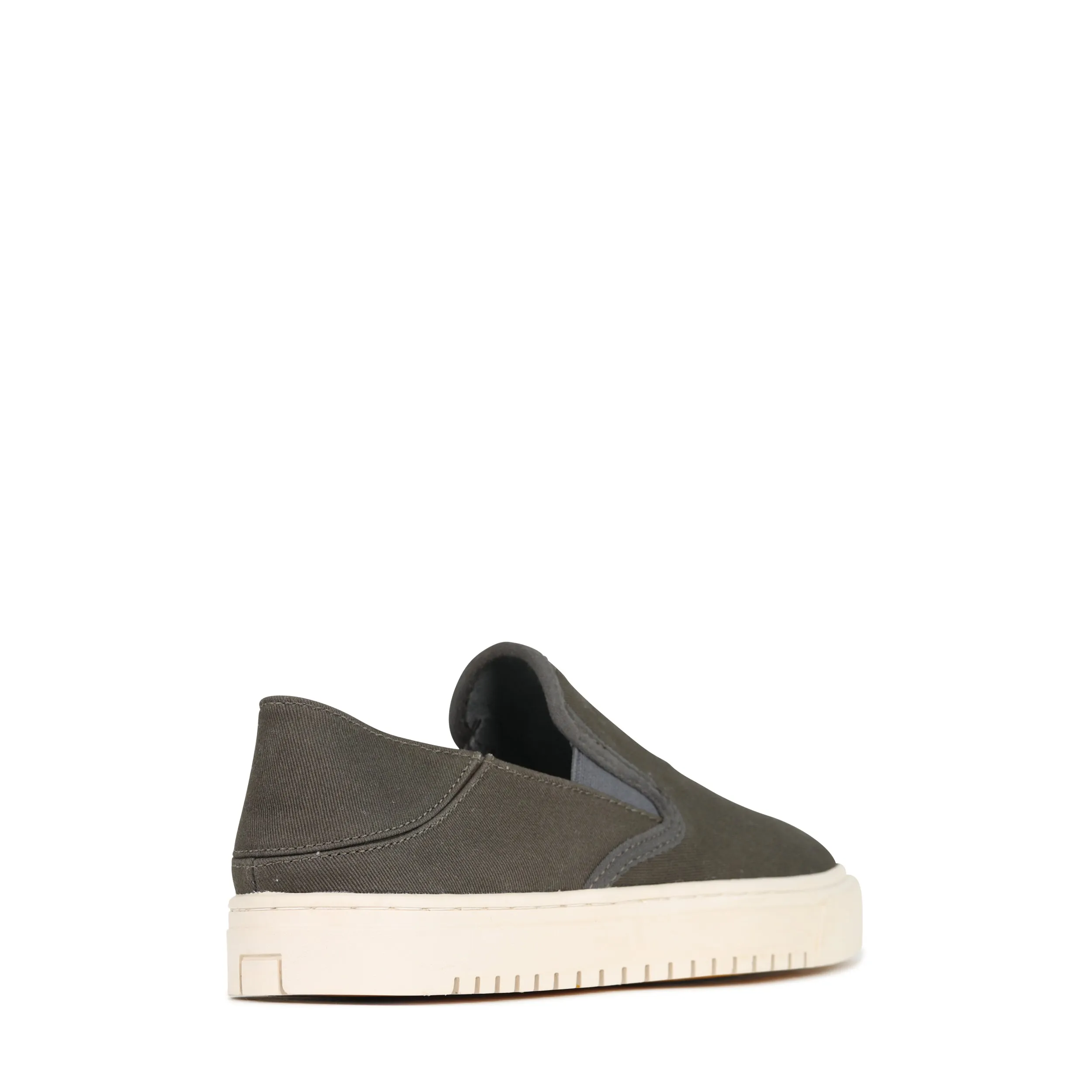 CAIS SLIP ON SNEAKERS
