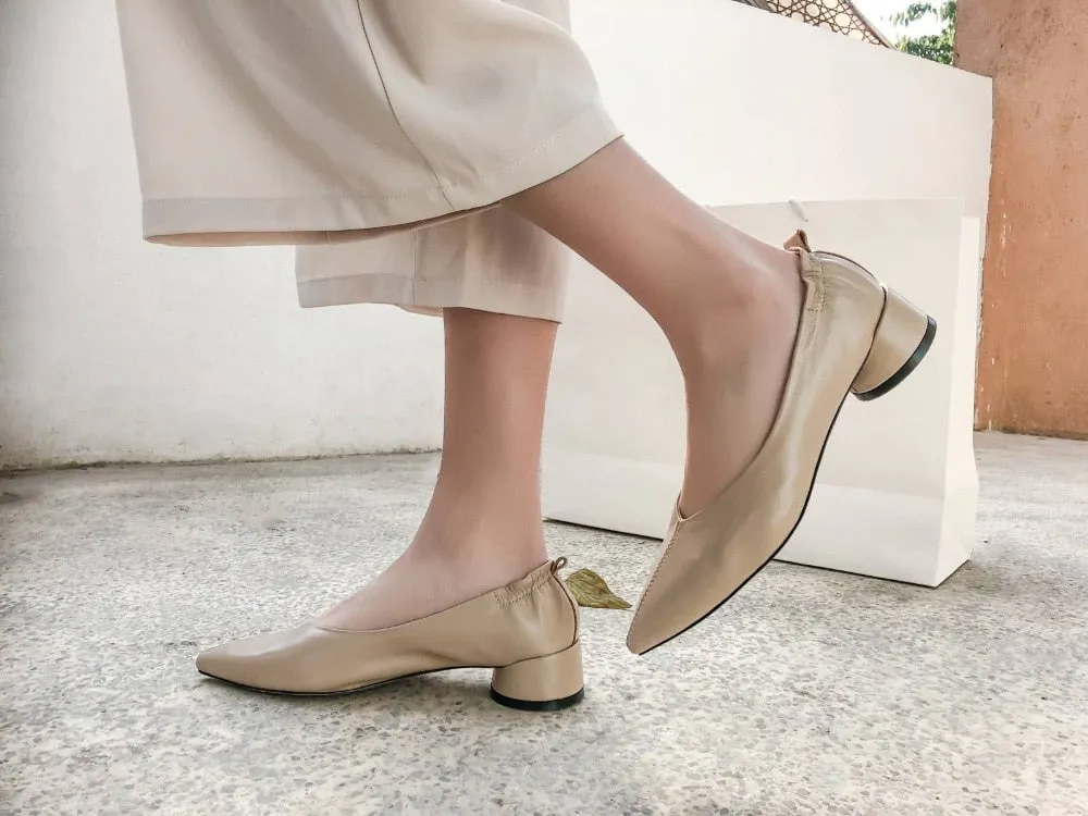 Round heel pointed toe shoe