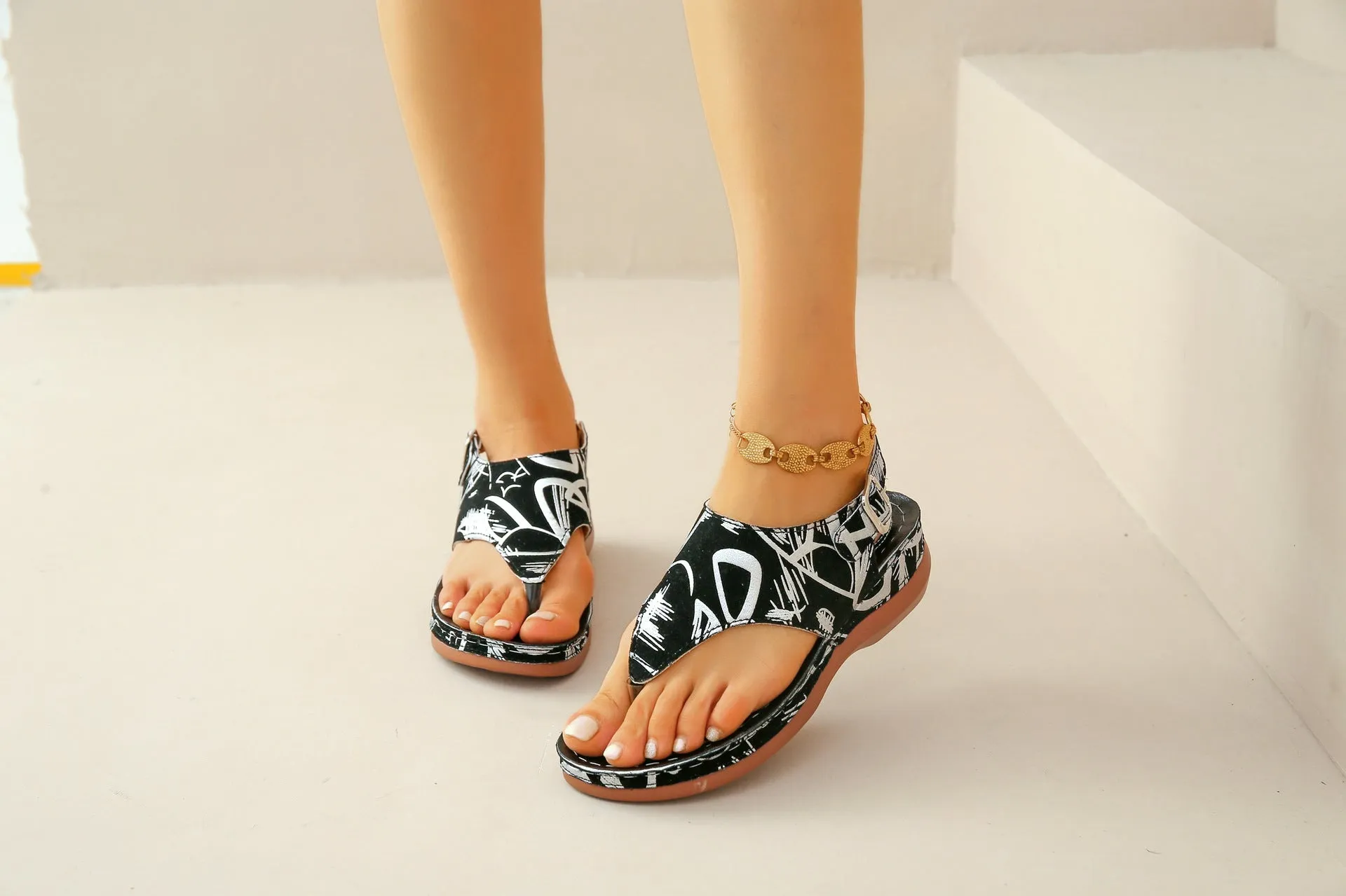 Women’s Printed Flat Heel Roman Sandals in 3 Patterns